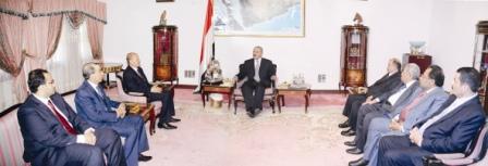 رئيس الجمهورية لدى لقائه المحافظين الجدد أمس